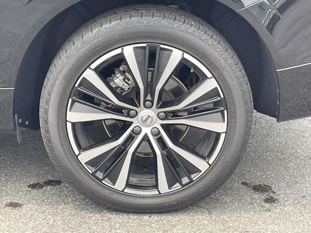 Certified Used 2023 Black Volvo B5 Plus Dark Theme image 9