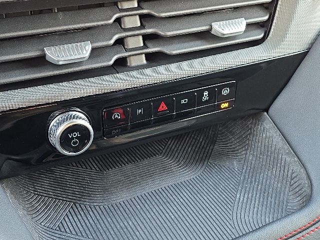 2025 Ford Explorer ST-Line:B02322