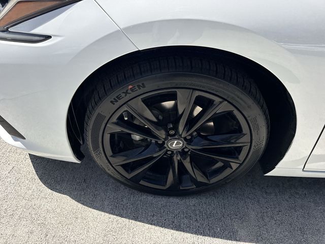 2023 Lexus ES - $40,998