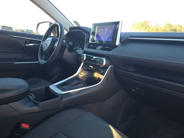 2023 Toyota RAV4 XLE:B02179