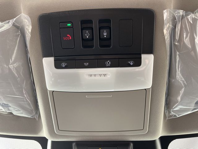 2025 Everest White Pearl Nissan Rogue SV FWD SUV