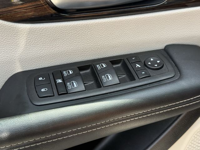 2023 Chrysler Pacifica Limited Gray at Durrett Motor Company