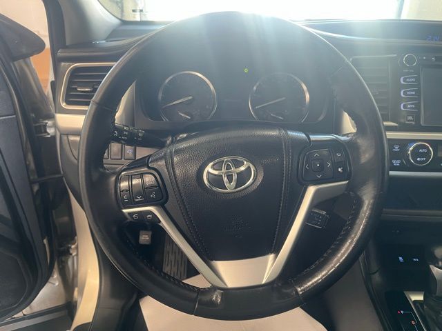 2014 Toyota Highlander Limited photo