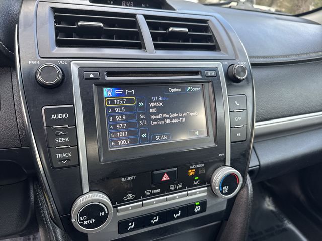 Used 2013 Black Toyota SE image 19