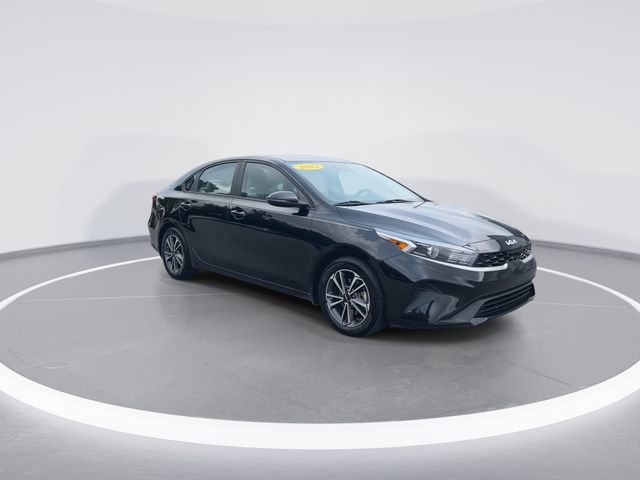 Used 2023 Black Kia LXS image 2
