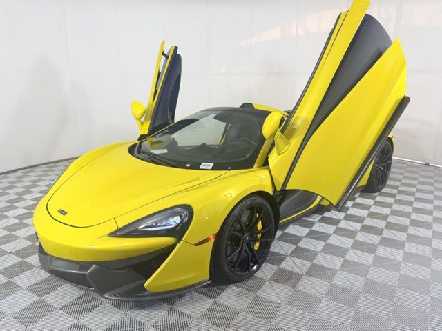 2019 McLaren 570S Convertible 3