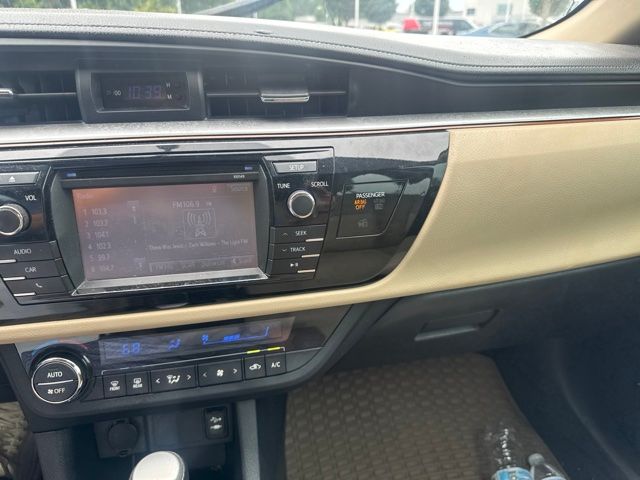 2015 Toyota Corolla LE Eco - Photo 11