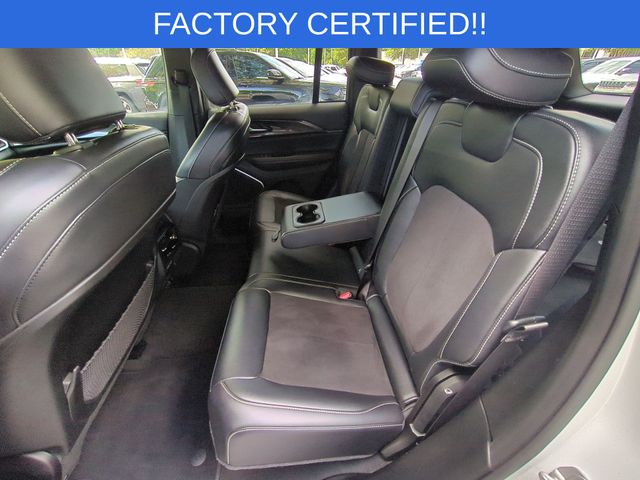 Used 2022 White Jeep Altitude image 31