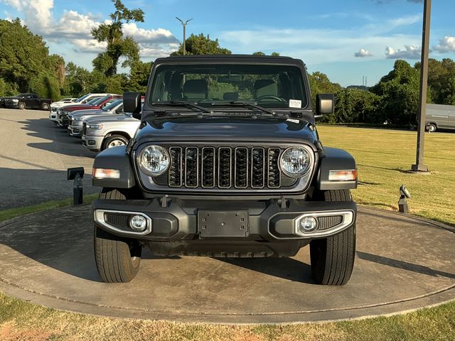 Used 2024 Jeep Gladiator Truck