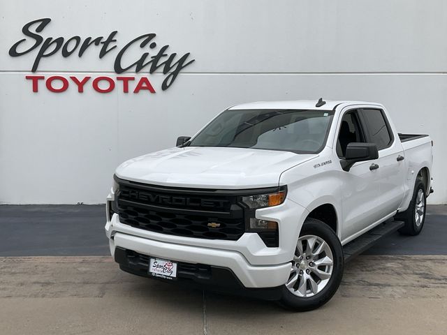 Summit White 2023 Chevrolet Silverado 1500 Custom Crew Cab RWD Pickup Truck 4X2 8-Speed Automatic