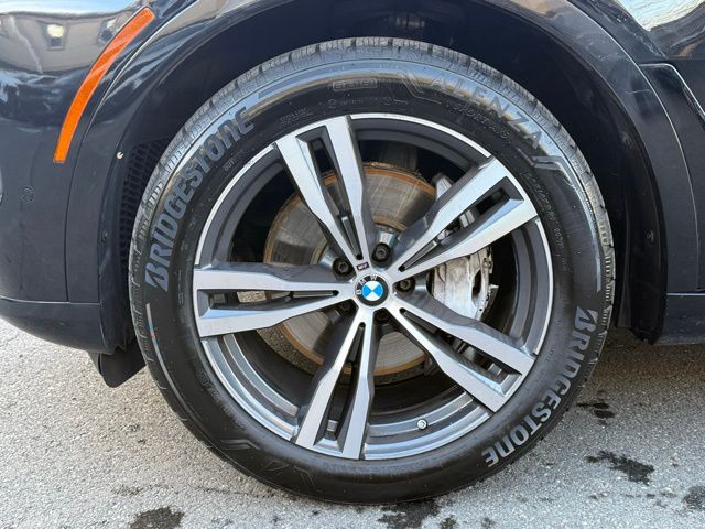 2023 BMW X7