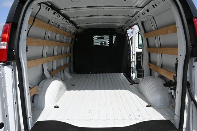 2023 GMC Savana 2500 Work Van photo