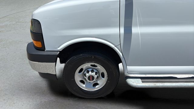 Used 2025 White GMC Work Van image 38