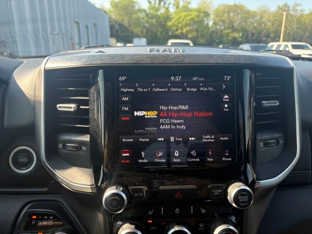 2019 Diamond Black Crystal Pearlcoat Ram 1500 Big Horn/Lone Star 4X4 Truck
