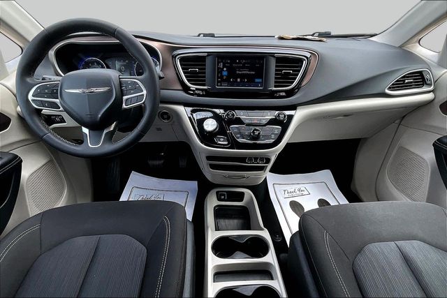 2023 Chrysler Voyager LX - 6