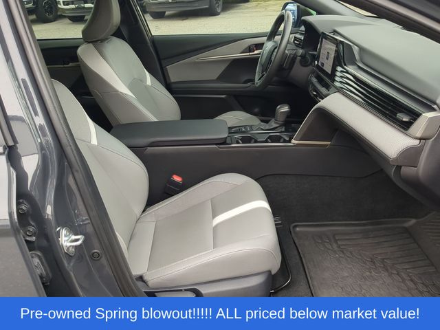 Used 2025 UNDERGROUND Toyota SE image 45