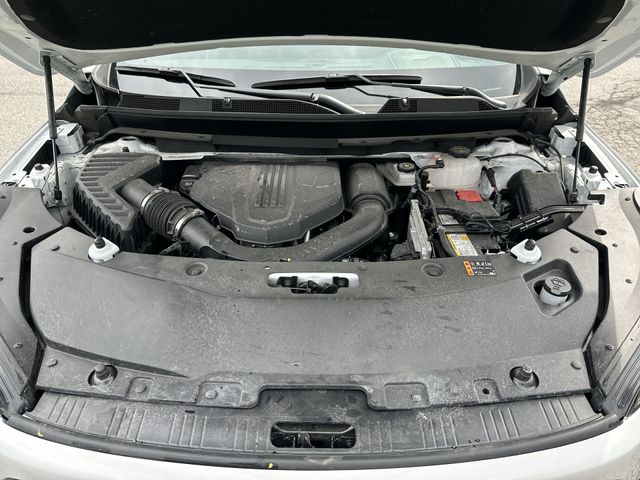 Used 2025 White Buick Sport Touring image 19