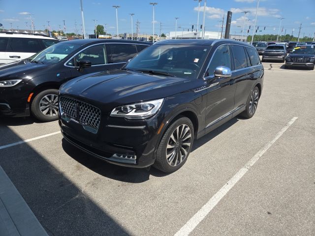 Used 2020 Black Lincoln Black Label Grand Touring image 2