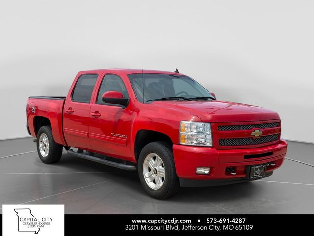 Victory Red 2011 Chevrolet Silverado 1500 LT Crew Cab 4WD Pickup Truck Four-Wheel Drive 6-Speed Automatic