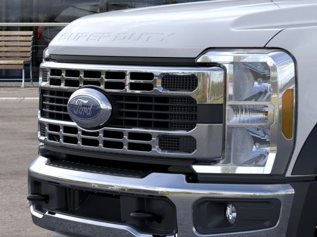 New 2026 Oxford White Ford F-550® XL image 17
