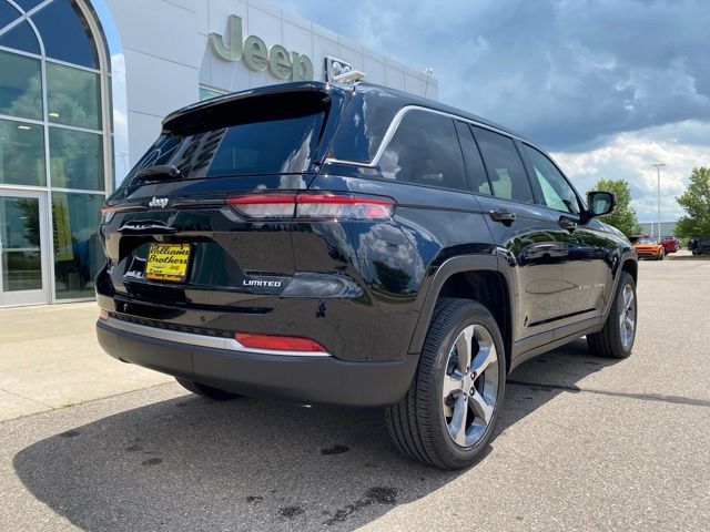 2026 Jeep Grand Cherokee Limited - Diamond Black exterior view 5