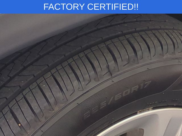 Used 2024 White Jeep Latitude image 11