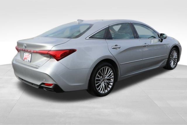 2022 Toyota Avalon Hybrid Limited 22