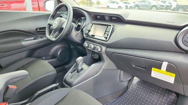 2025 Nissan Kicks Play