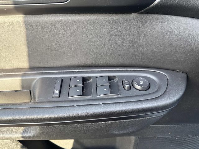 2017 Chevrolet Traverse - Image 20