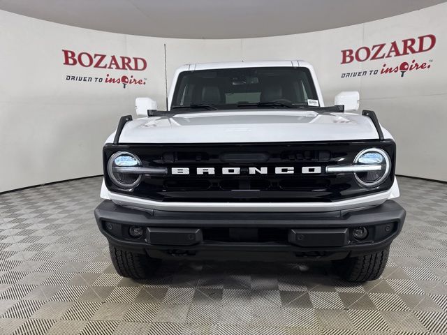2025 Oxford White Ford Bronco Outer Banks 4X4 SUV
