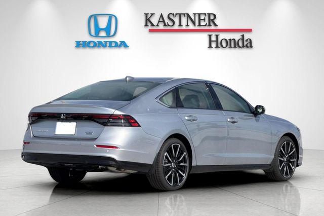 New 2026 Silver Honda Touring image 4