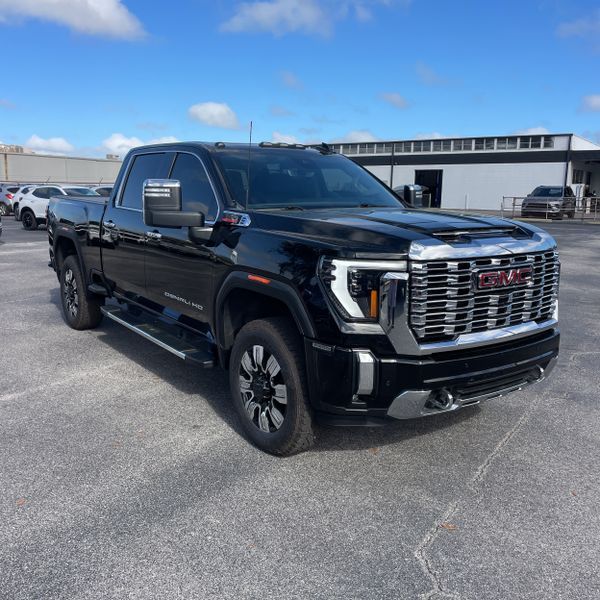 2024 GMC Sierra 2500HD Denali Crew Cab 4WD