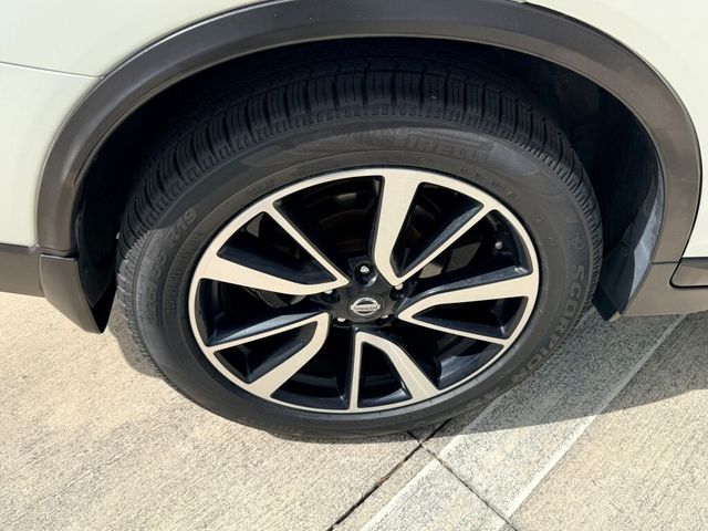 Thumbnail: 2017 Nissan Rogue - 13