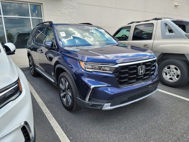 Used 2025 Honda Pilot SUV