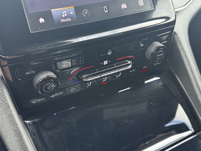 2023 Jeep Grand Cherokee Altitude X White at River Oaks CDJR