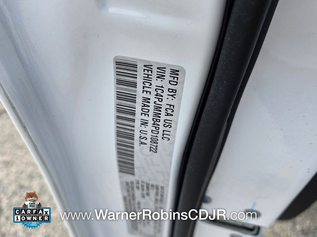 Used 2023 White Jeep Altitude image 19