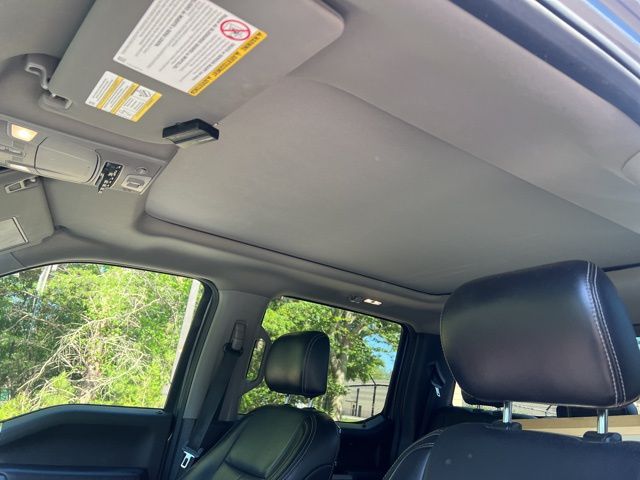 2021 Ford F-350SD Lariat photo