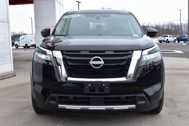 Used 2025 Nissan Pathfinder SUV