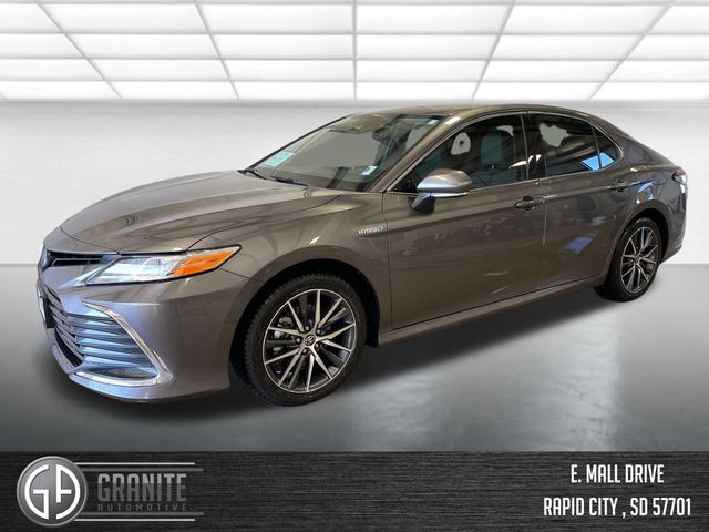 2021 Toyota Camry Hybrid XLE FWD