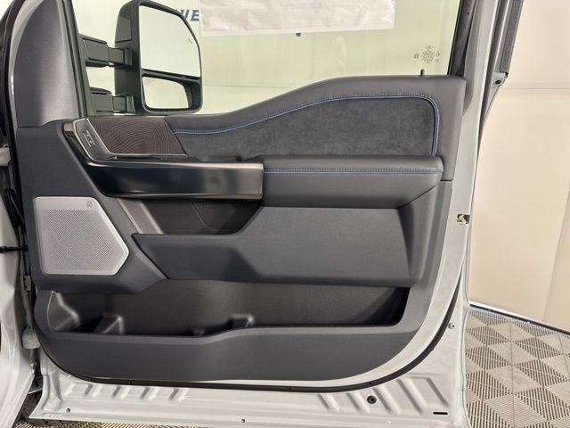 2025 Avalanche Ford Super Duty F-250 SRW Platinum 4X4 Truck