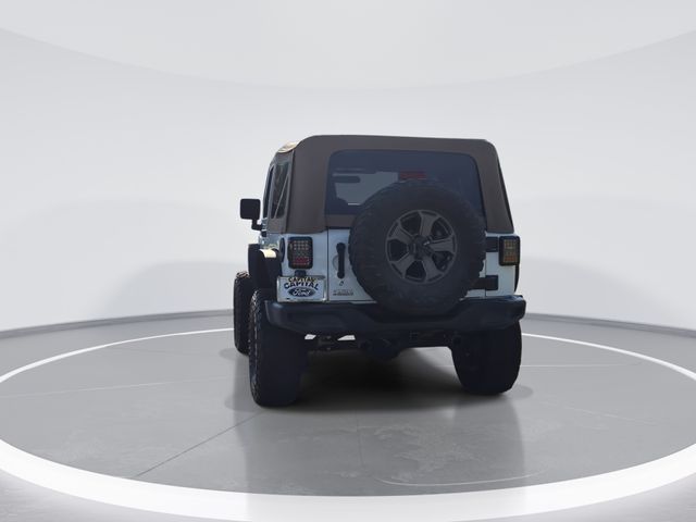 Used 2018 White Jeep Sport image 6