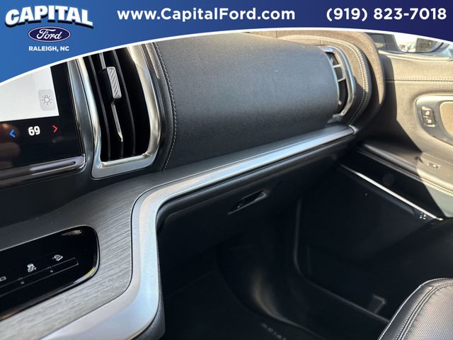 Certified Used 2025 Oxford White Ford Platinum image 29