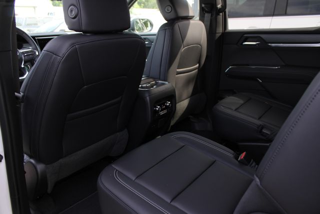 New 2026 White GMC Elevation image 24