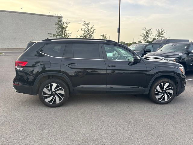 Used 2025 Black Volkswagen 2.0T SE w/Technology image 8