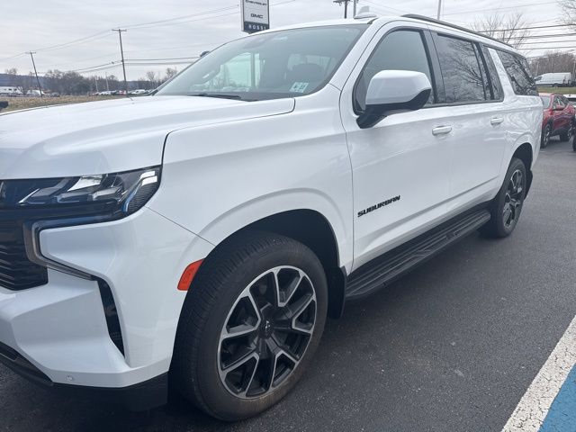 Used 2023 Chevrolet Suburban Image
