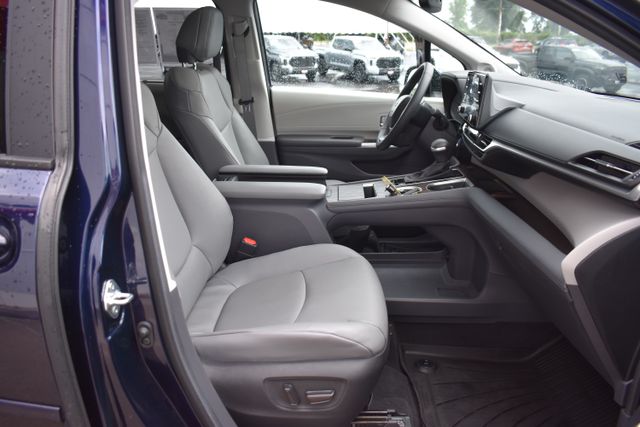 Used 2024 Toyota Sienna Van