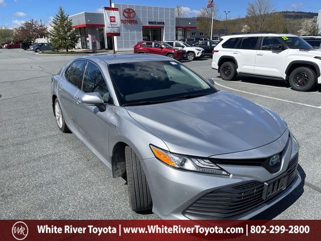2018 Toyota Camry Hybrid XLE FWD Plata (Celestial Silver Metallic) Sedán Tracción delantera Transmisión variable continua