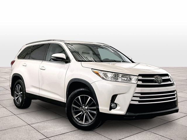 2019 Toyota Highlander XLE White at Subaru and VW of Moon Township