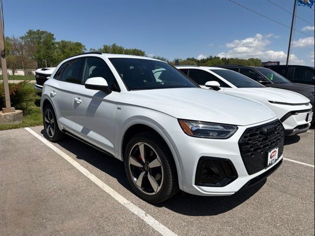 Glacier White Metallic 2024 Audi Q5 quattro Premium Plus S Line 45 TFSI SUV / Crossover All-Wheel Drive 7-Speed Automatic