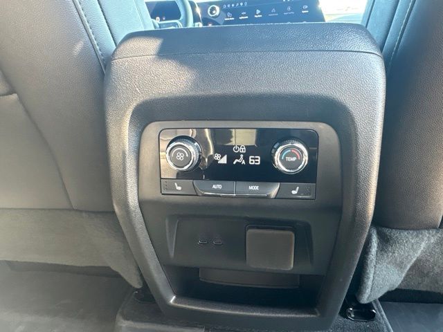 Used 2026 Chevrolet Traverse SUV
